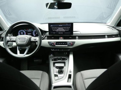Audi A4 Avant 30 TDI/136 CV S tronic Business Advanced (11)