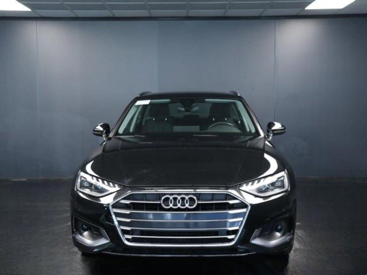 Audi A4 Avant 30 TDI/136 CV S tronic Business Advanced (2)