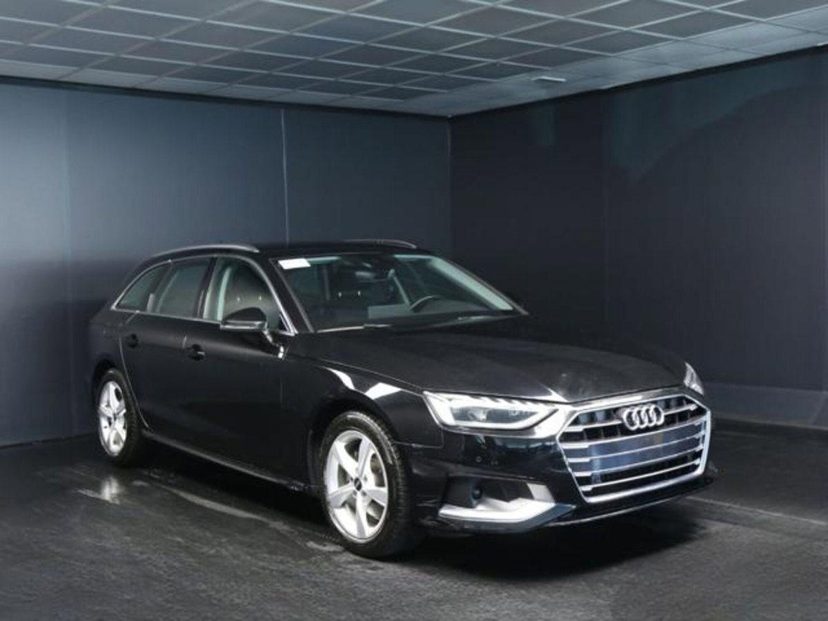 Audi A4 Avant 30 TDI/136 CV S tronic Business Advanced (3)