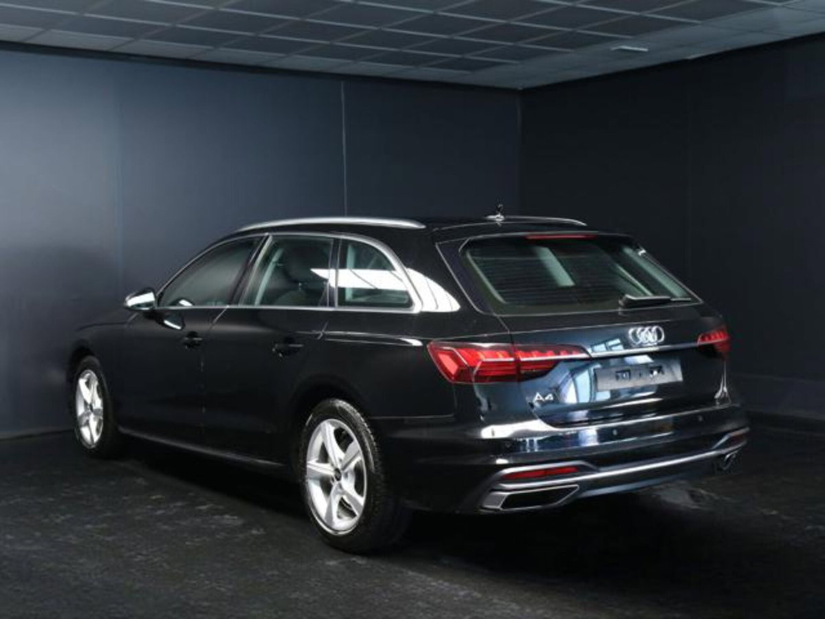 Audi A4 Avant 30 TDI/136 CV S tronic Business Advanced (5)