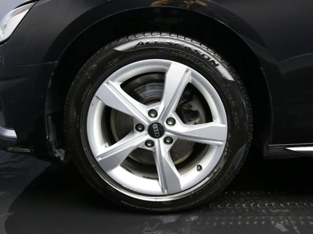 Audi A4 Avant 30 TDI/136 CV S tronic Business Advanced (6)