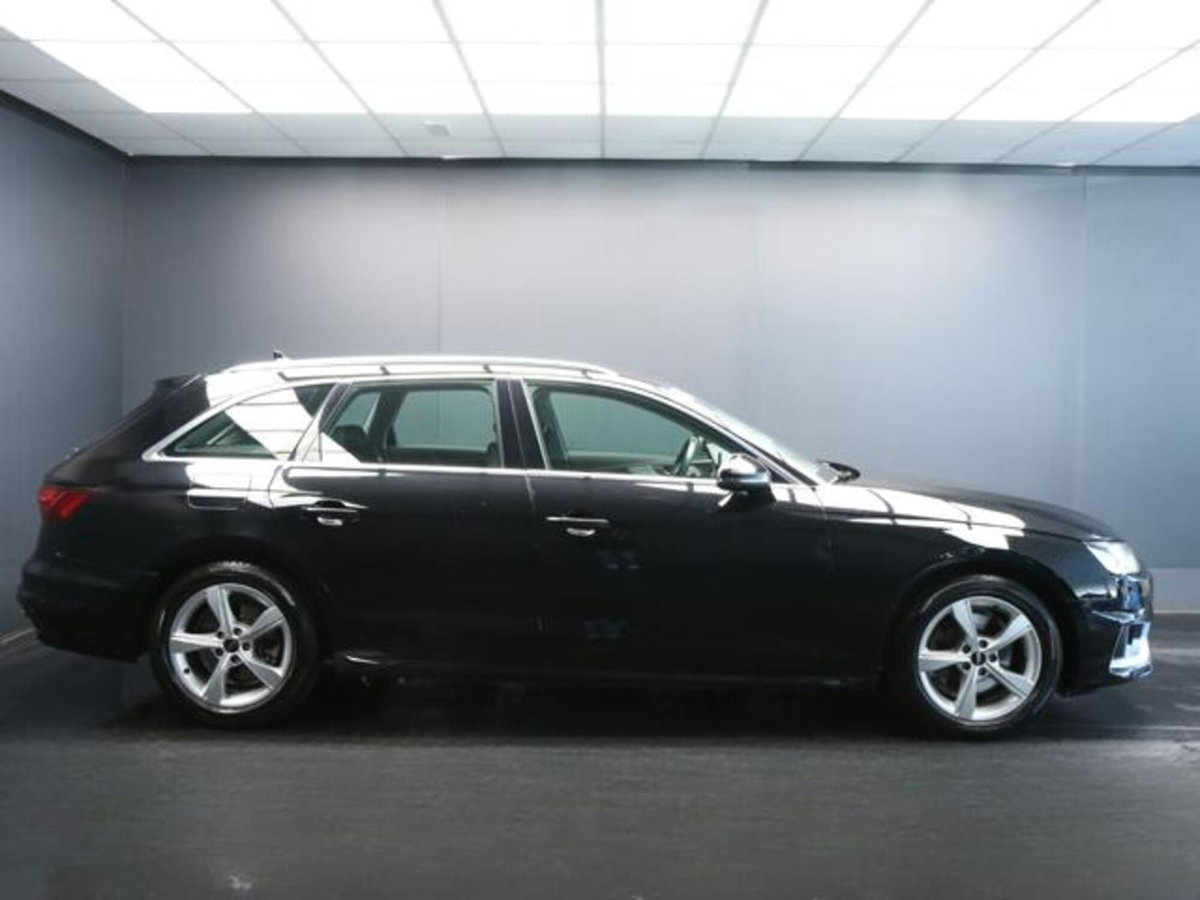 Audi A4 Avant 30 TDI/136 CV S tronic Business Advanced (7)