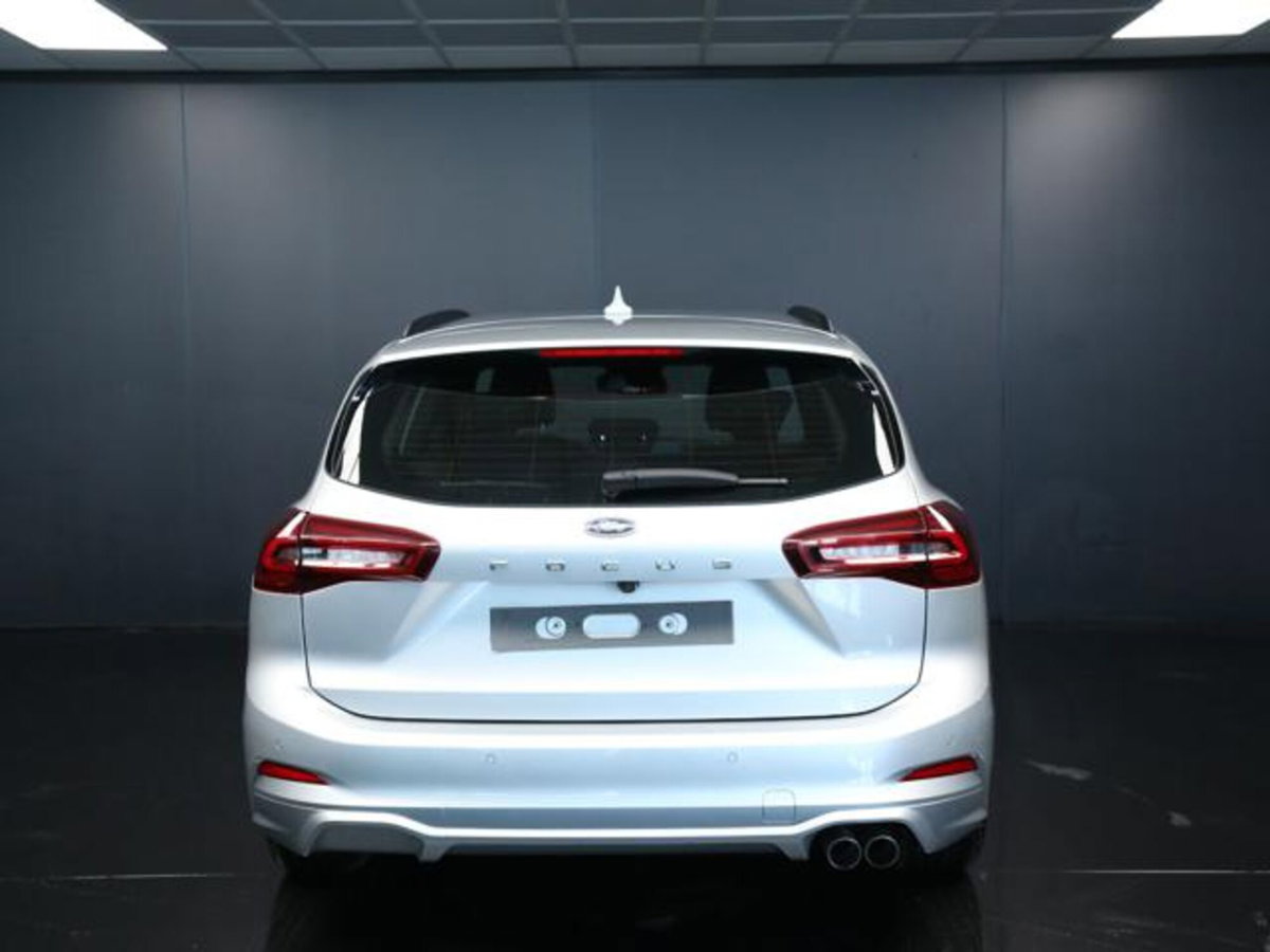Ford Focus Station Wagon 1.5 EcoBlue 115 CV automatico SW ST-Line Design (4)