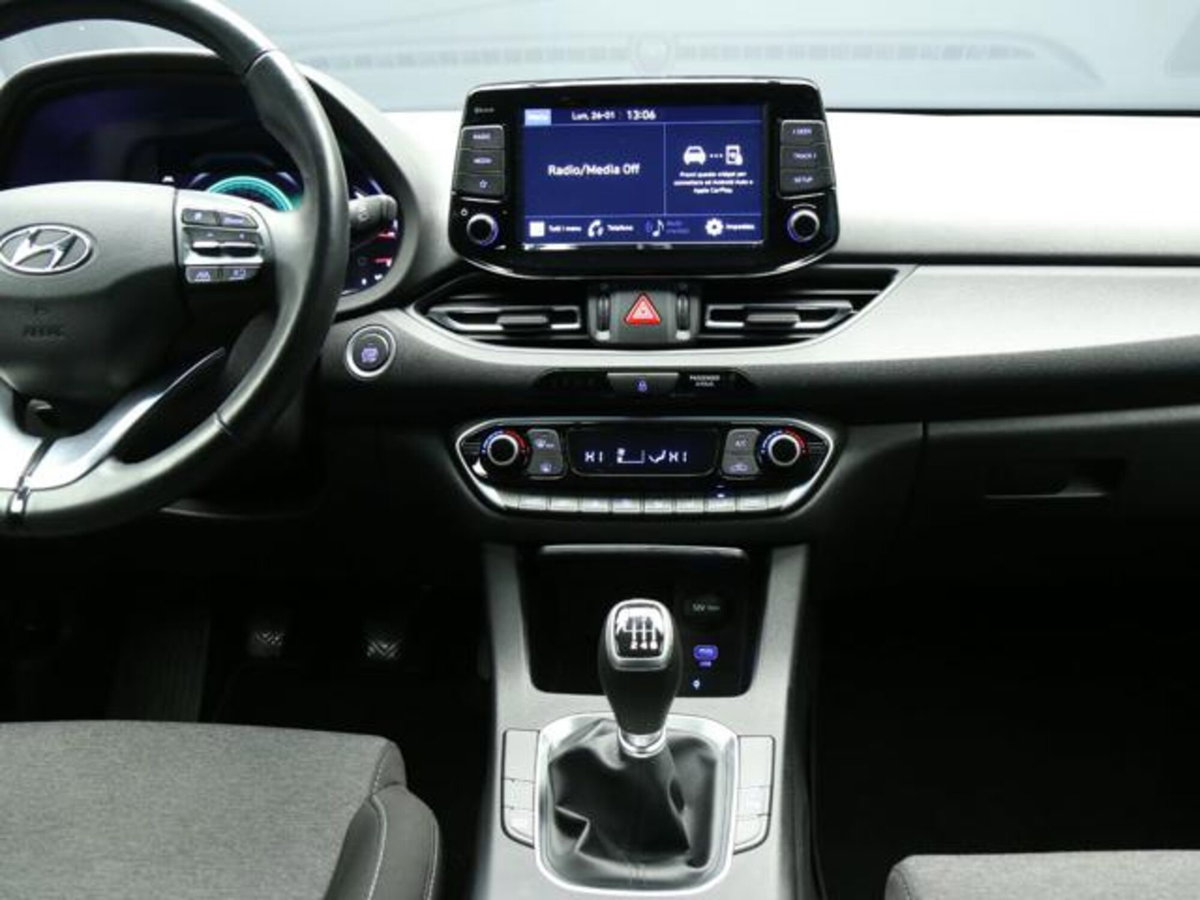 Hyundai i30 Fastback 1.0 T-GDI iMT 48V Prime (13)