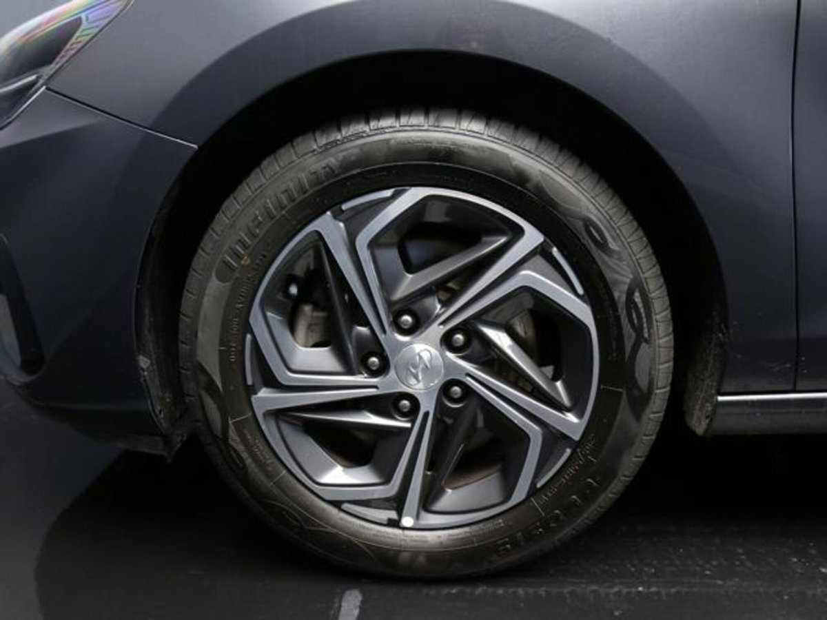 Hyundai i30 Fastback 1.0 T-GDI iMT 48V Prime (5)