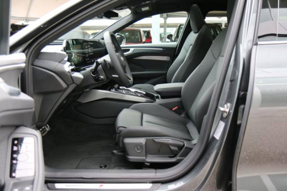 Audi A6 Avant 2.0 tdi mhev + S line edition 204cv s-tronic (2)