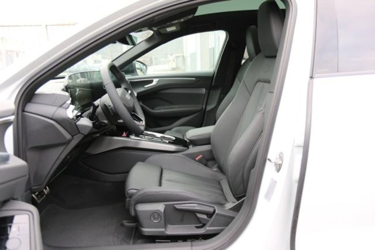 Audi A6 Avant 2.0 tdi mhev + S line edition 204cv s-tronic (2)