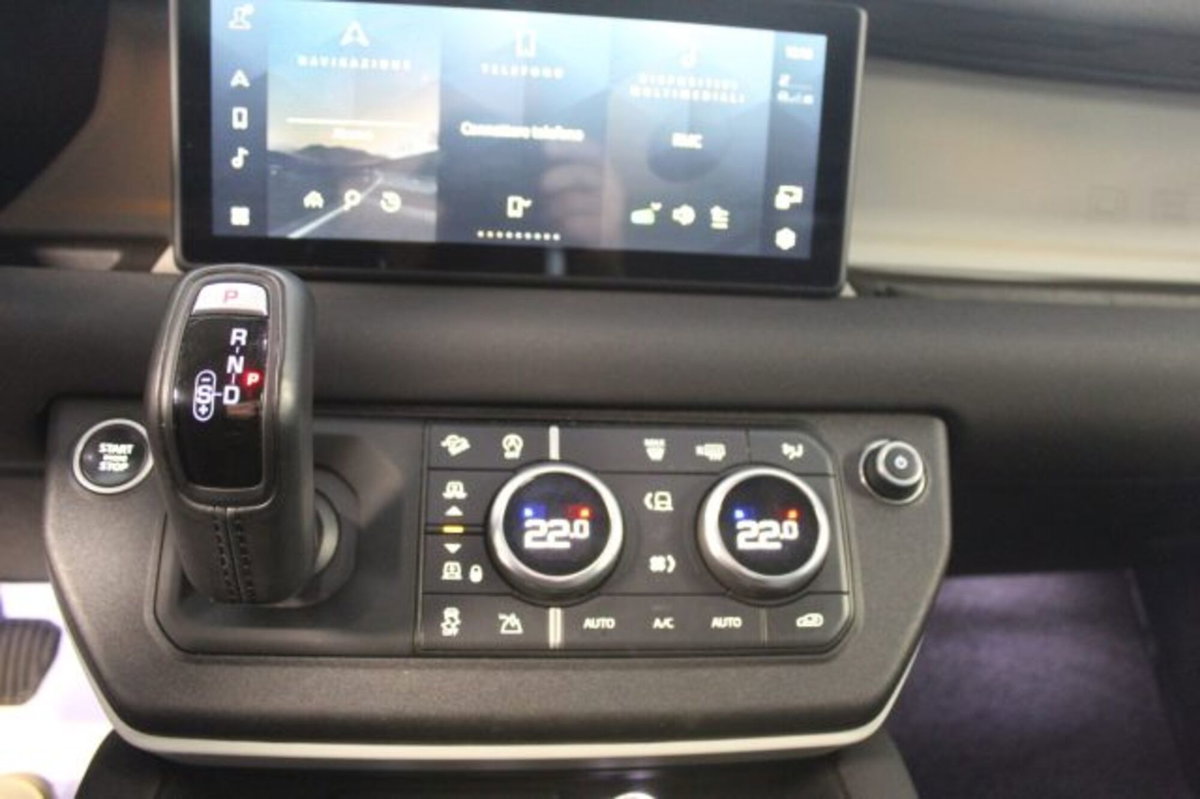 Land Rover Defender 90 3.0D I6 250 CV AWD Auto X-Dynamic S (19)
