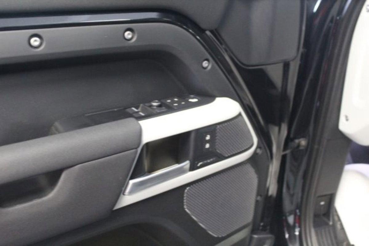 Land Rover Defender 90 3.0D I6 250 CV AWD Auto X-Dynamic S (7)
