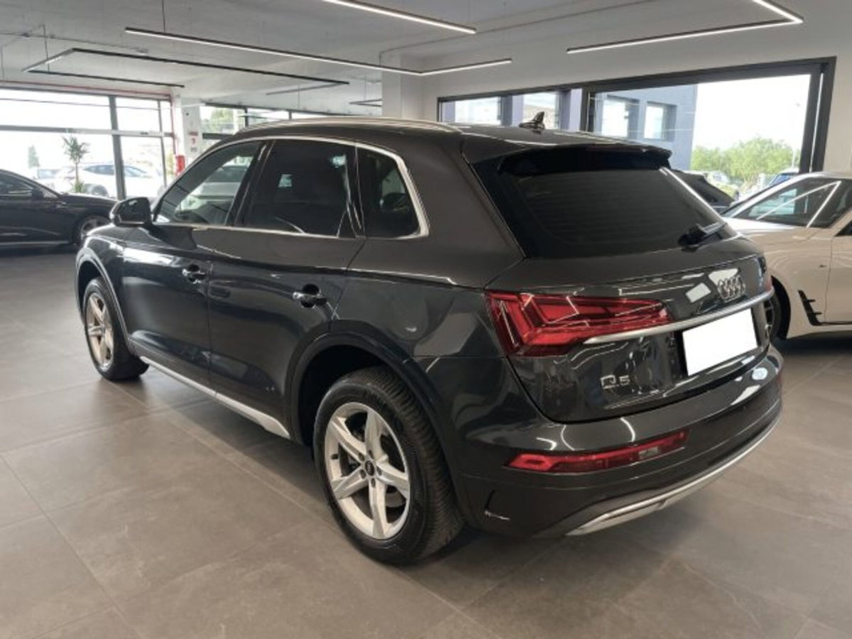Audi Q5 2.0 tdi mhev+ Business Advanced quattro 204cv s-tronic (3)