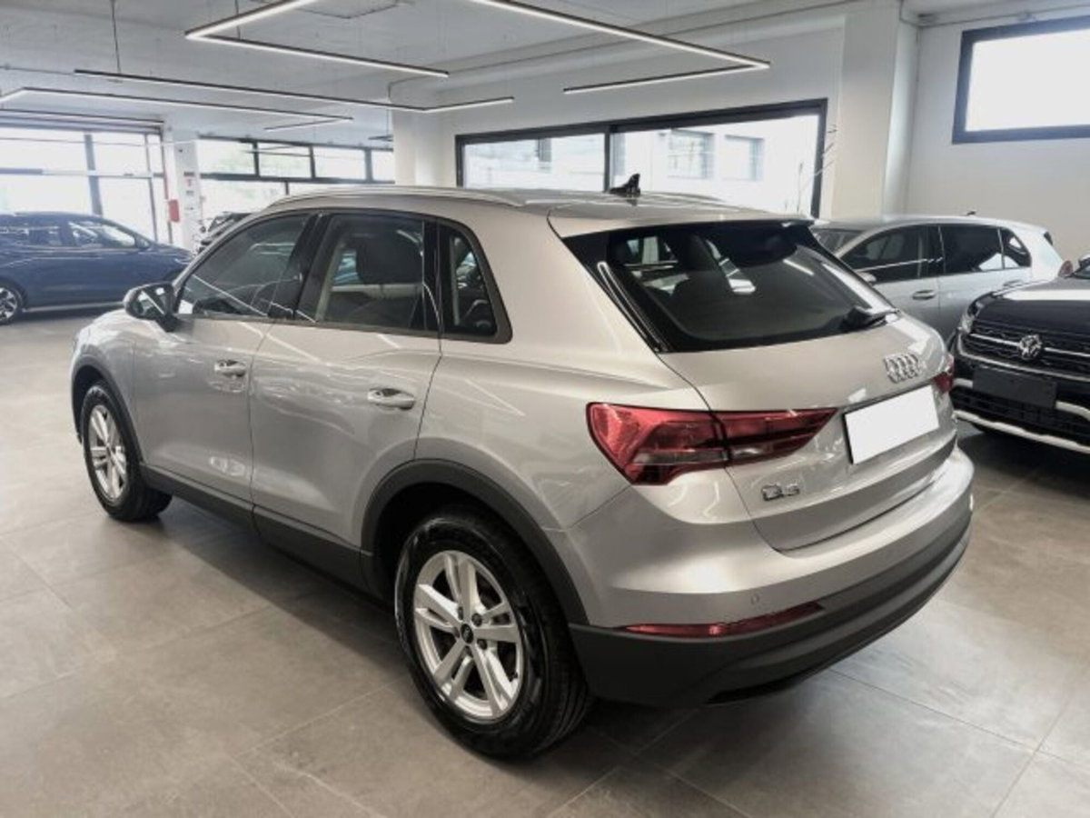 Audi Q3 2.0 TDI 150 CV quattro Business (12)