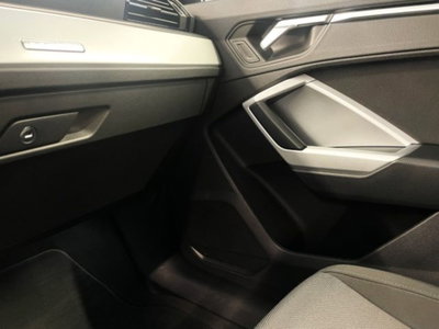 Audi Q3 Sportback 2.0 tdi Business 150cv s-tronic (16)