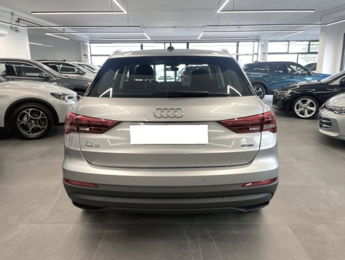 Audi Q3 2.0 TDI 150 CV quattro Business (5)