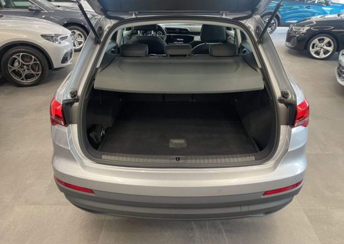 Audi Q3 2.0 TDI 150 CV quattro Business (6)