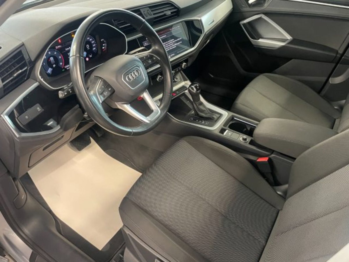 Audi Q3 2.0 TDI 150 CV quattro Business (8)