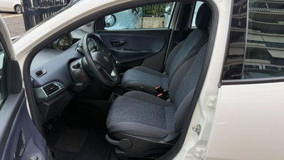 Lancia Ypsilon 1.0 FireFly 5 porte S&S Hybrid Gold Plus (12)