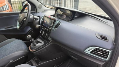 Lancia Ypsilon 1.0 FireFly 5 porte S&S Hybrid Gold Plus (20)