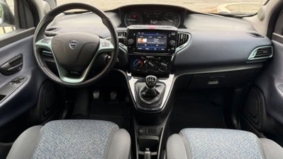 Lancia Ypsilon 1.0 FireFly 5 porte S&S Hybrid Gold Plus (4)