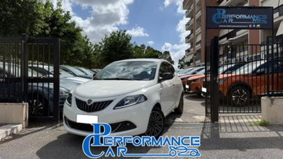 Lancia Ypsilon 1.0 FireFly 5 porte S&S Hybrid Ecochic A. Ferretti usata