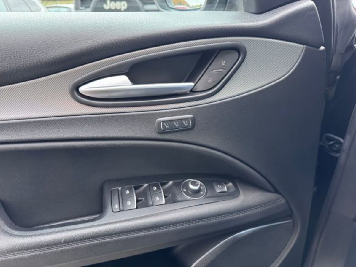 Alfa Romeo Stelvio Stelvio 2.2 Turbodiesel 210 CV AT8 Q4 Veloce Tì (13)