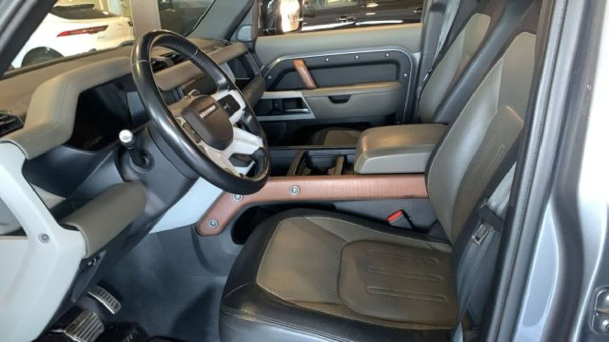 Land Rover Defender 110 3.0d i6 mhev X-Dynamic HSE awd 250cv auto (5)