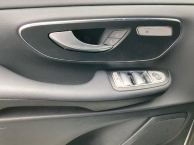 Mercedes-Benz Classe V Extralong 300 d Exclusive auto (8)