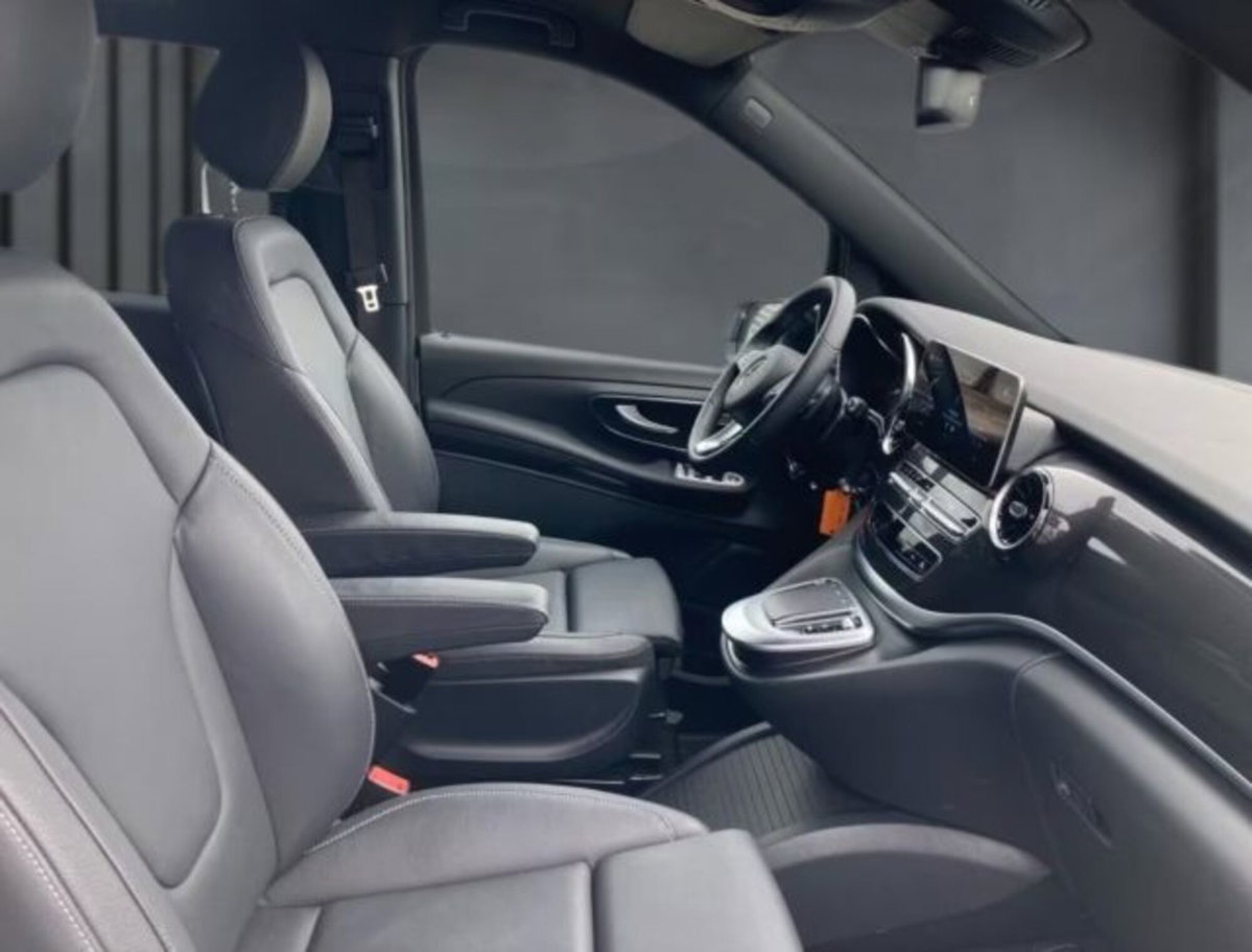 Mercedes-Benz Classe V Extralong 300 d Exclusive auto (9)