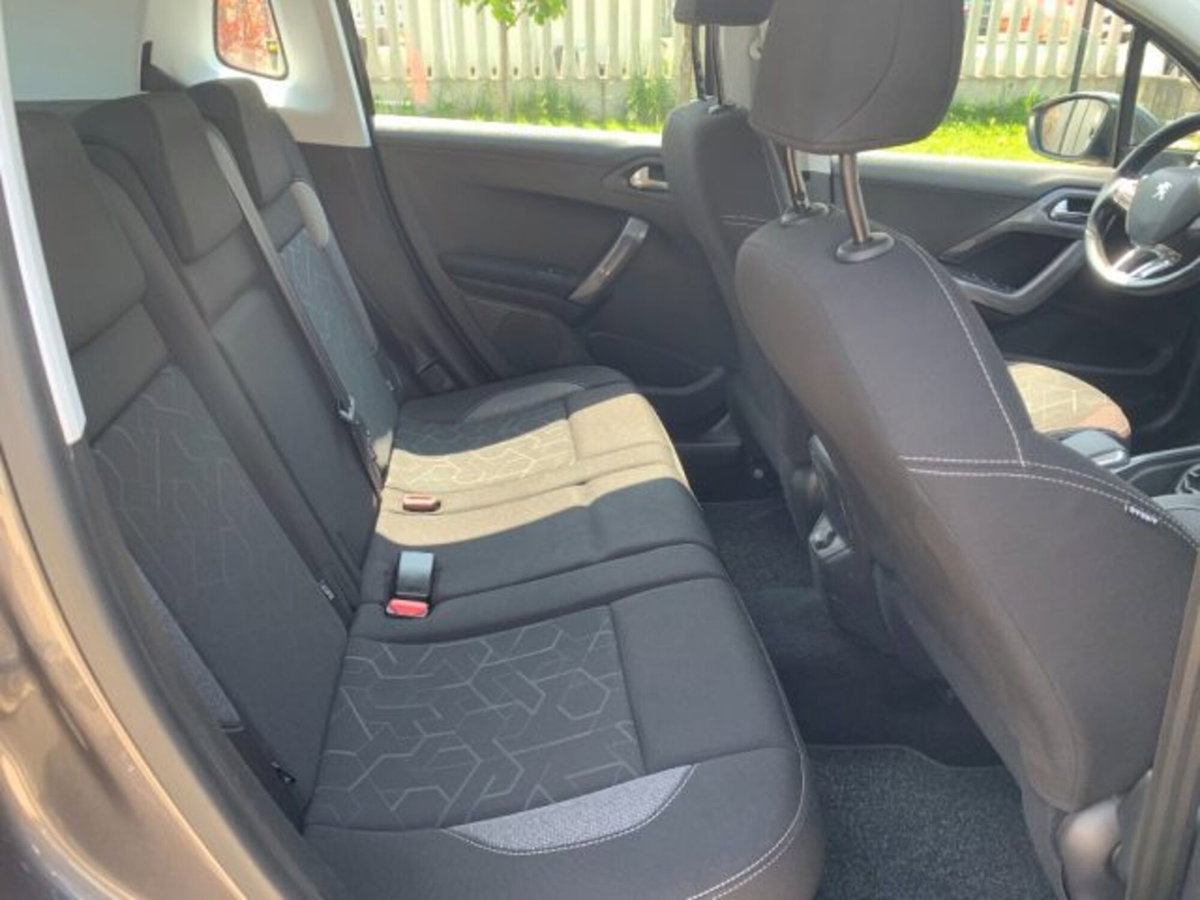 Peugeot 2008 100 Active (11)