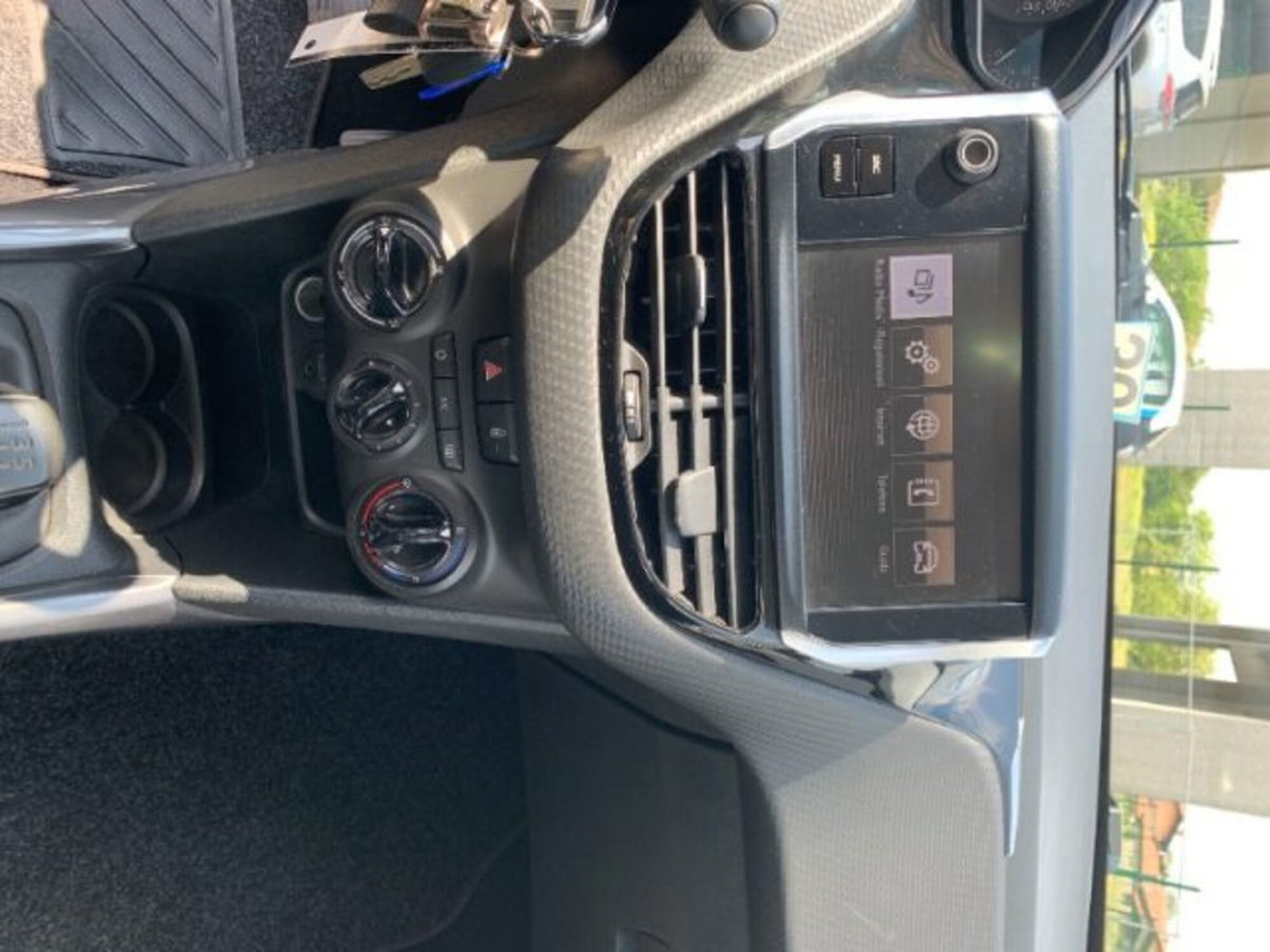 Peugeot 2008 100 Active (14)