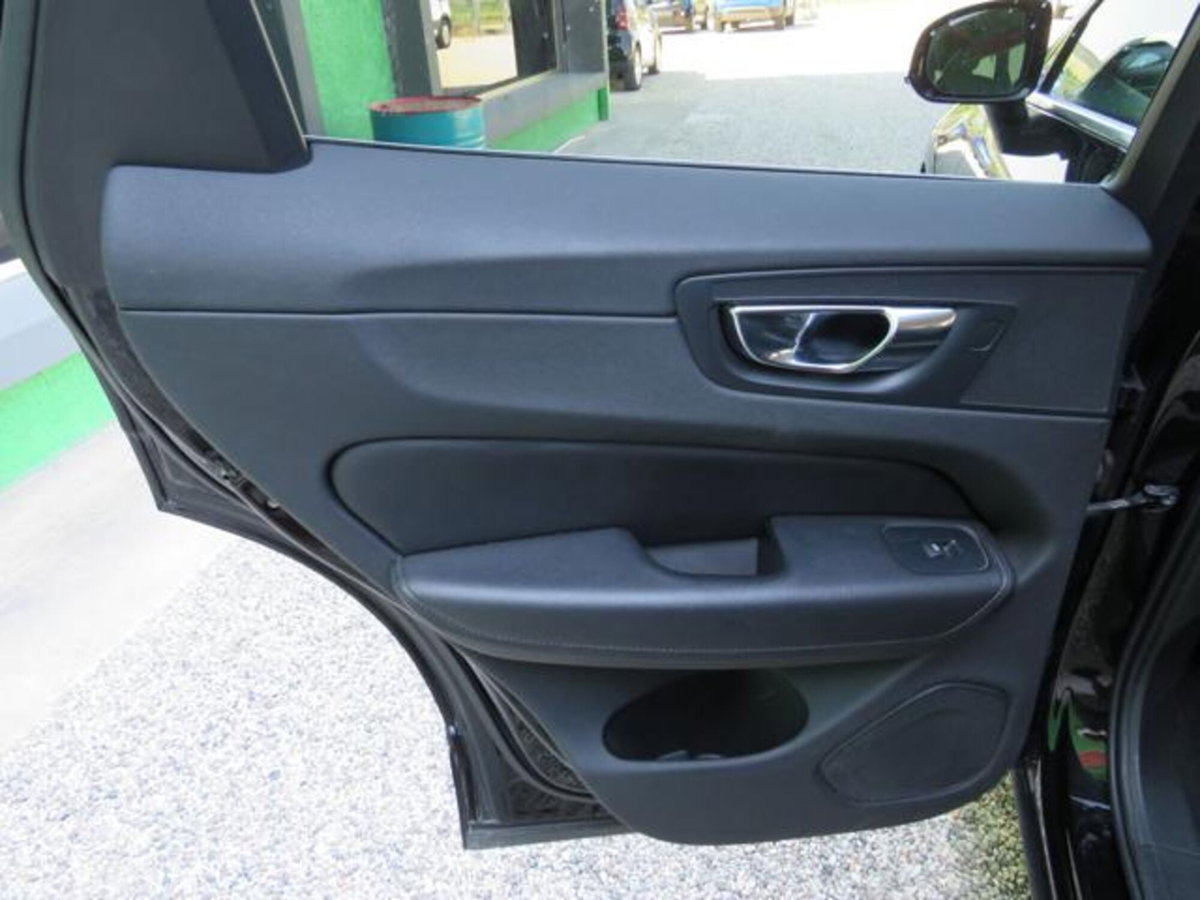 Volvo XC60 D4 AWD Business (18)