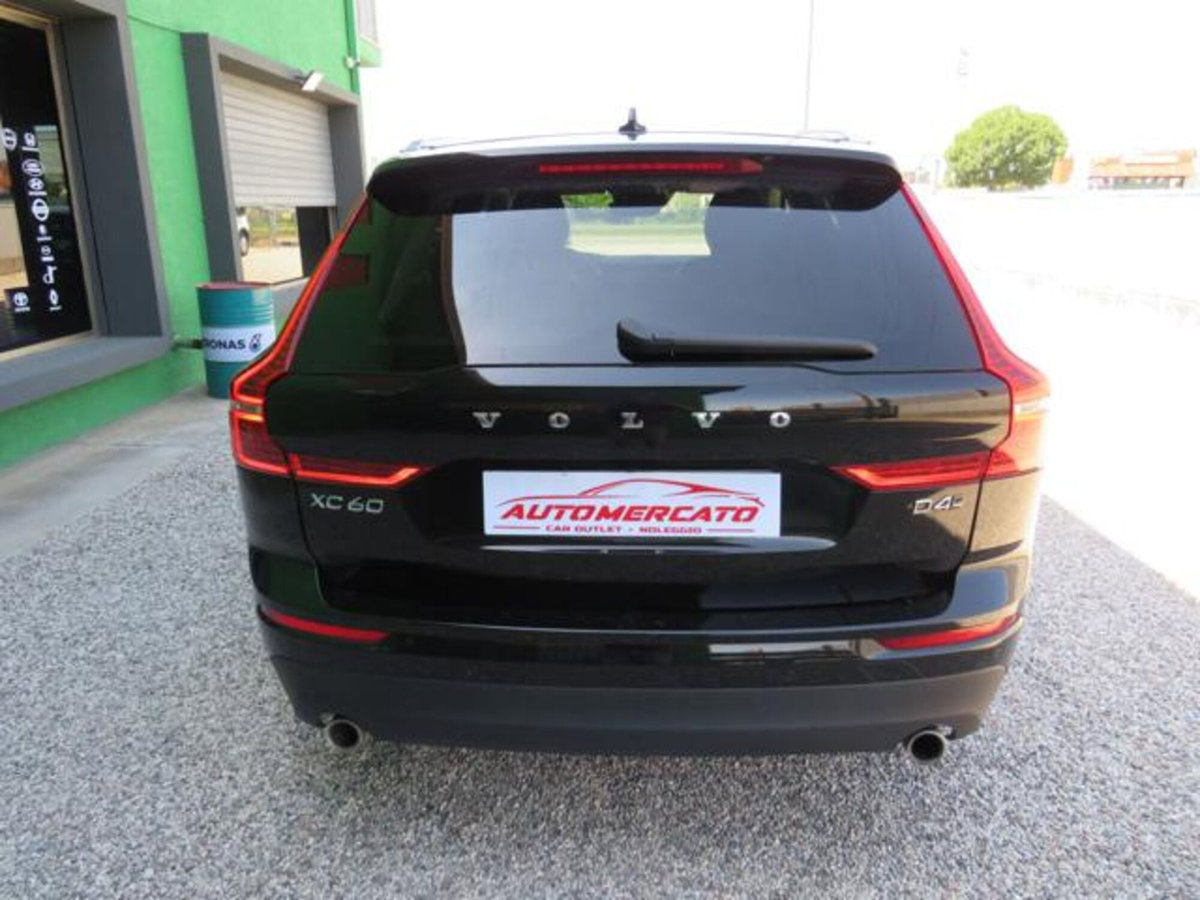 Volvo XC60 D4 AWD Business (7)