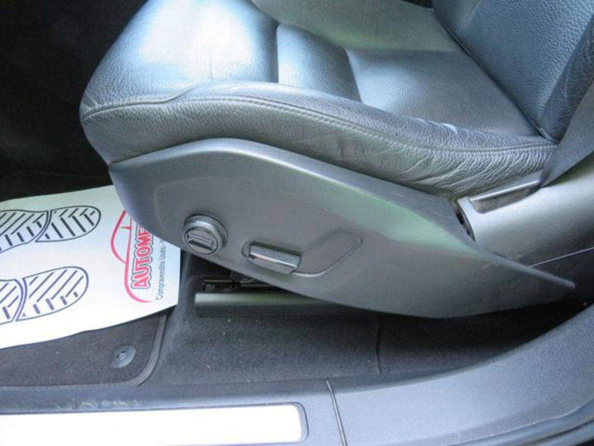 Volvo XC60 D4 AWD Business (9)