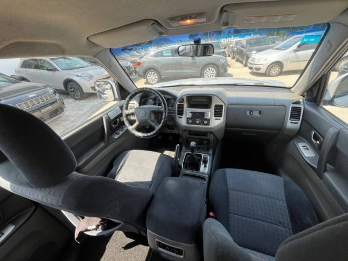 Mitsubishi Pajero 3.2 16V DI-D 5p. aut. Intense (11)