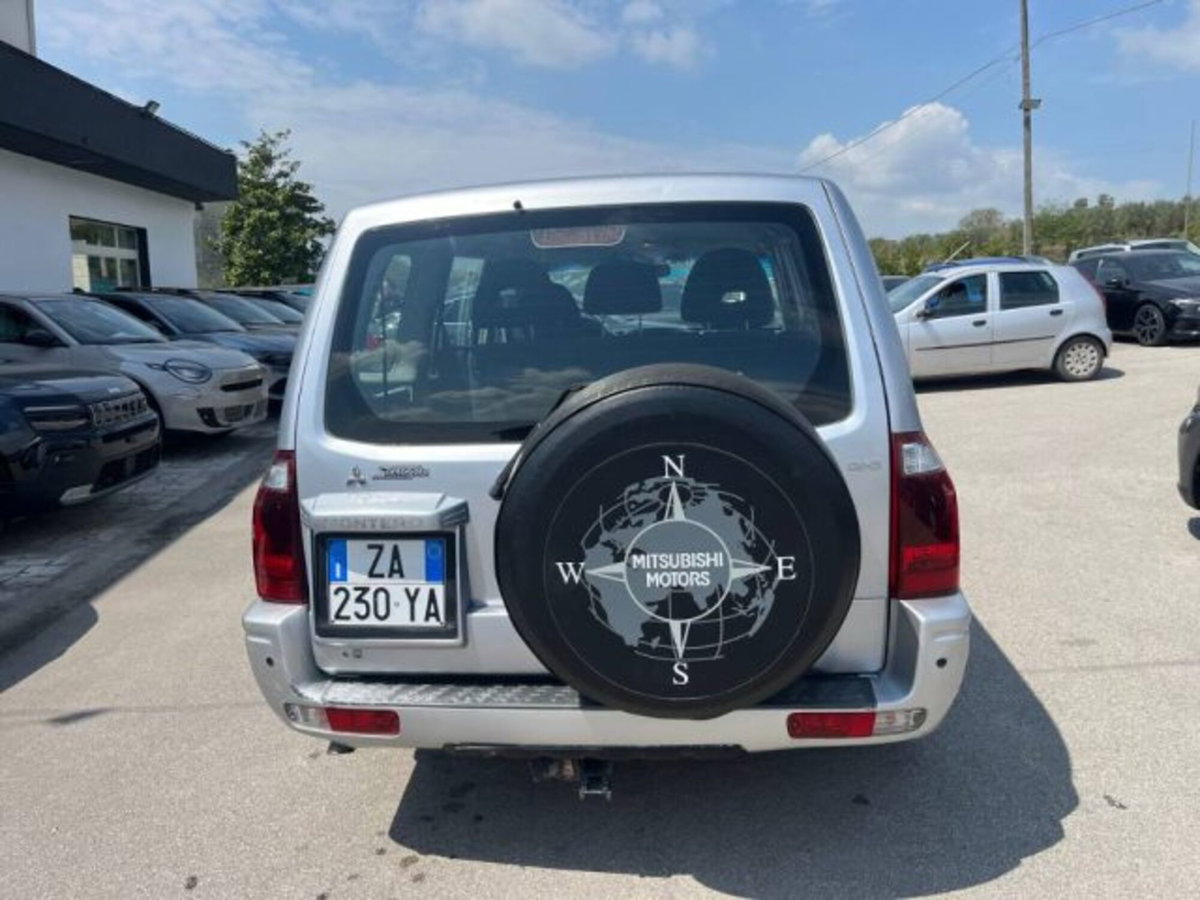 Mitsubishi Pajero 3.2 16V DI-D 5p. aut. Intense (4)