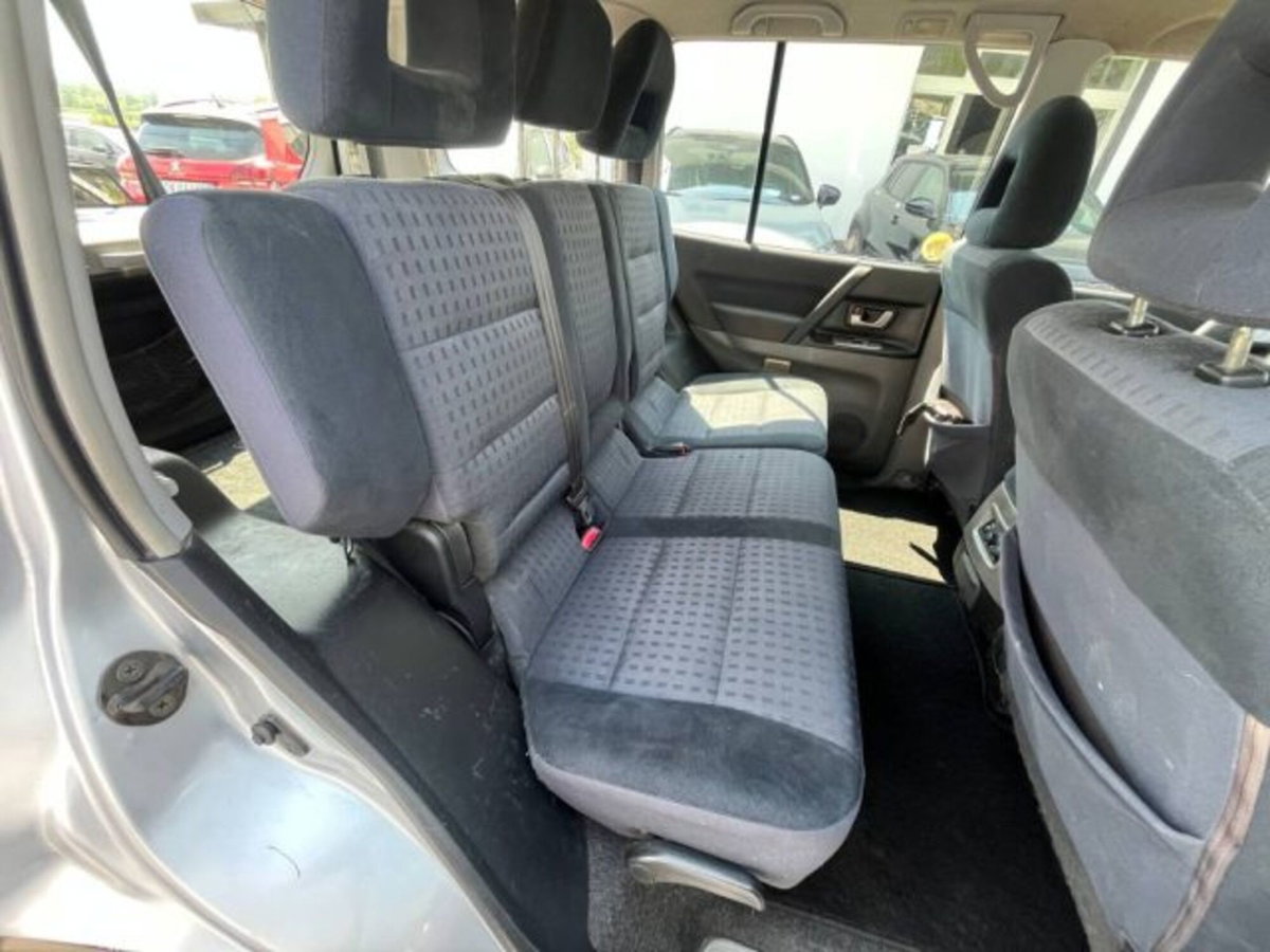 Mitsubishi Pajero 3.2 16V DI-D 5p. aut. Intense (9)