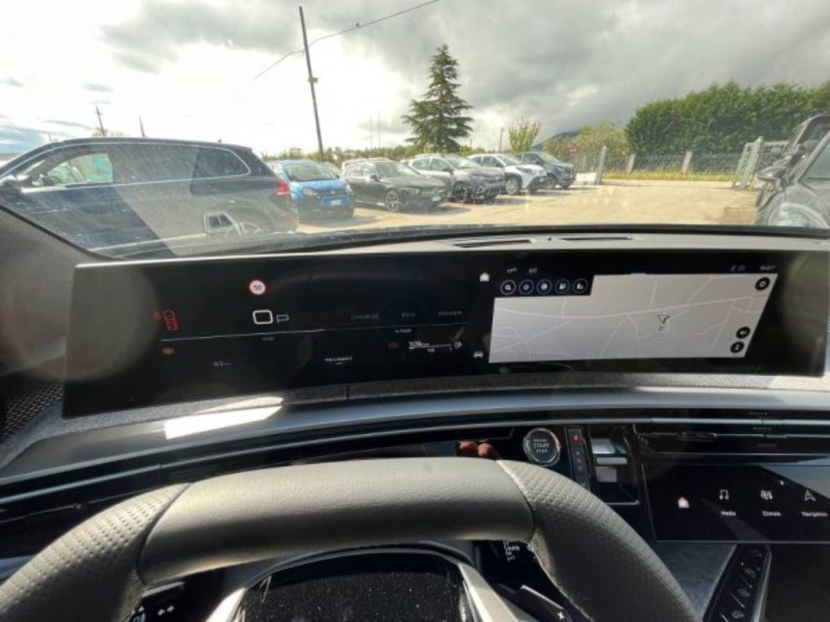 Peugeot 3008 1.2 hybrid GT Exclusive 145cv e-dcs6 (17)