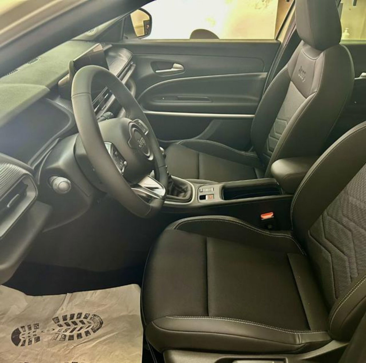 Jeep Avenger 1.2 turbo Altitude fwd 100cv (3)