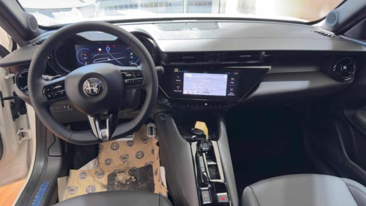 Alfa Romeo Junior elettrica Speciale 156cv (11)