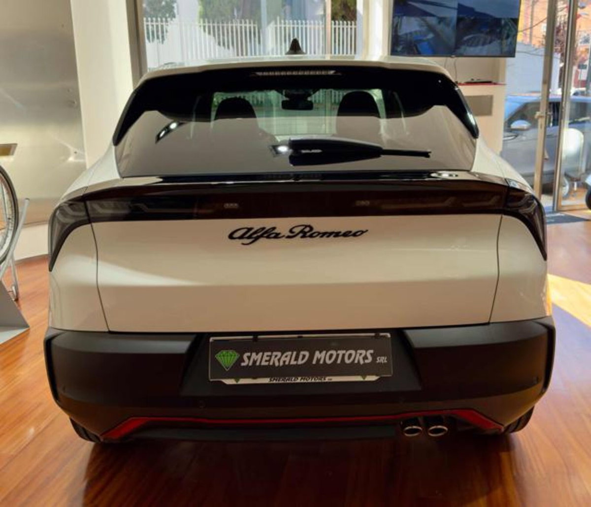 Alfa Romeo Junior elettrica Speciale 156cv (5)