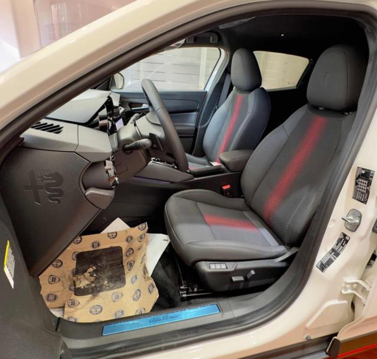 Alfa Romeo Junior elettrica Speciale 156cv (8)