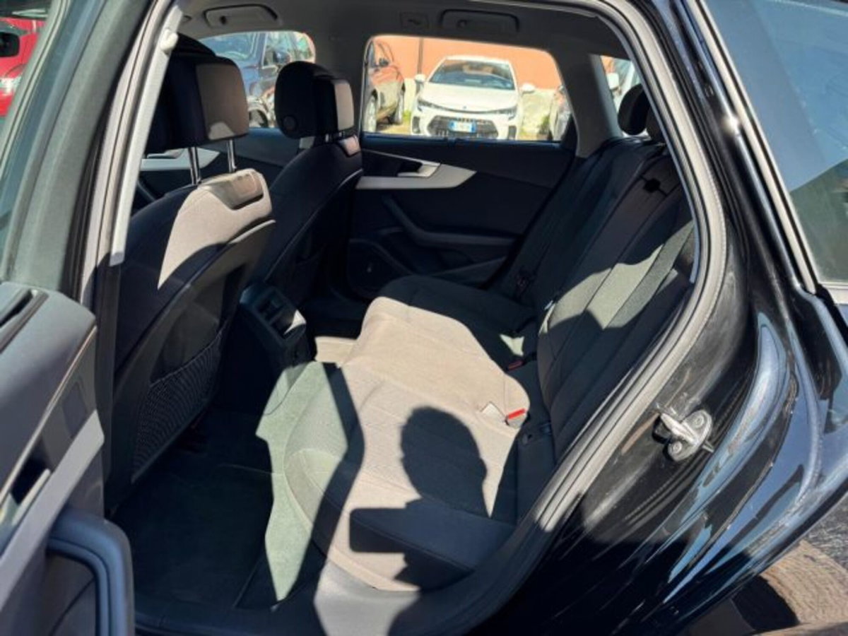Audi A4 Avant 40 TDI quattro S tronic Business Advanced (18)
