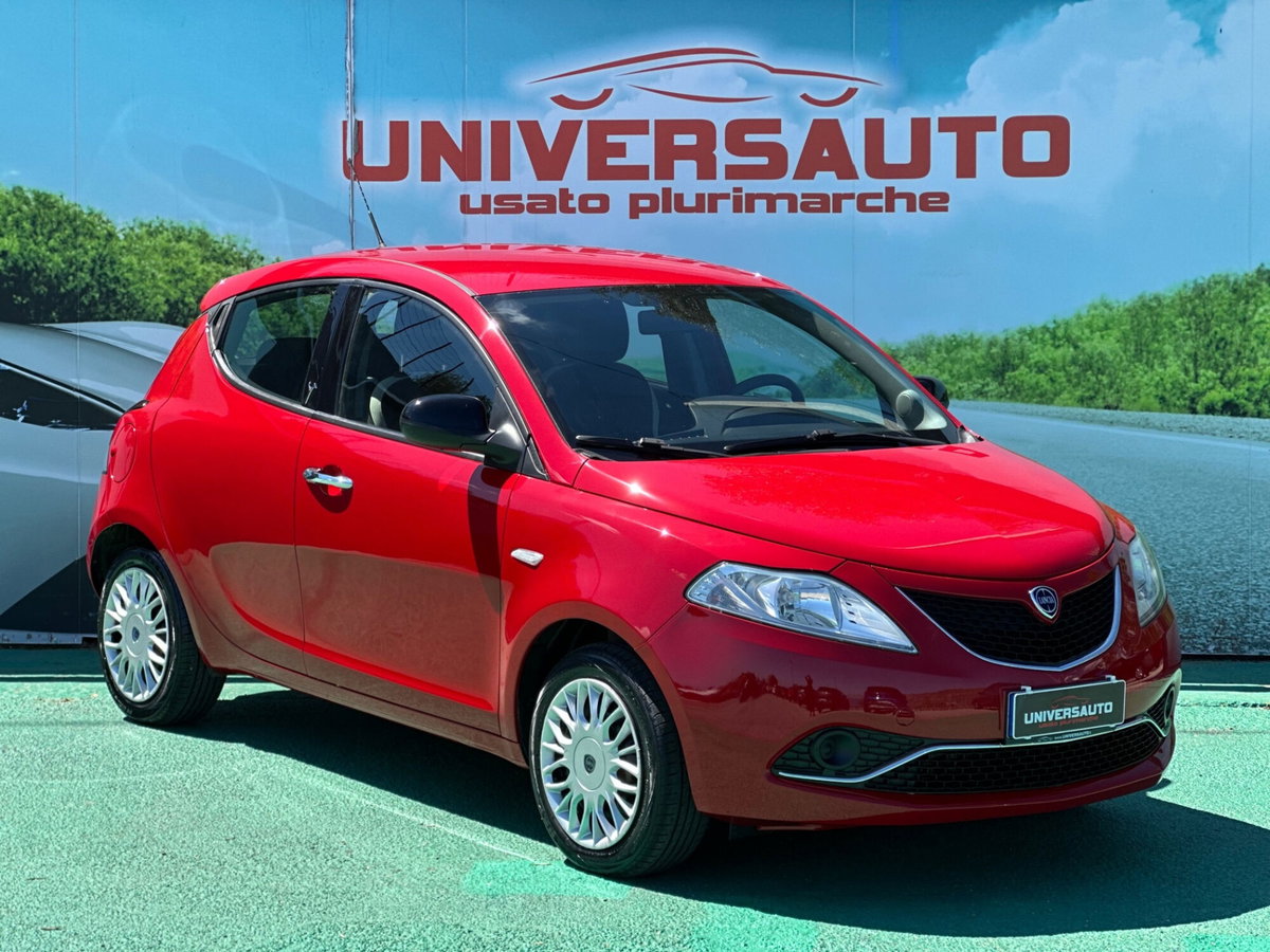 Lancia Ypsilon 1.3 MJT 16V 80 CV 5 porte S&S Gold (2)