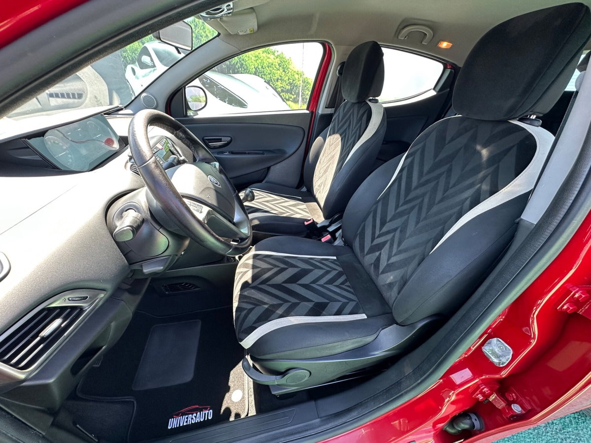 Lancia Ypsilon 1.3 MJT 16V 80 CV 5 porte S&S Gold (7)