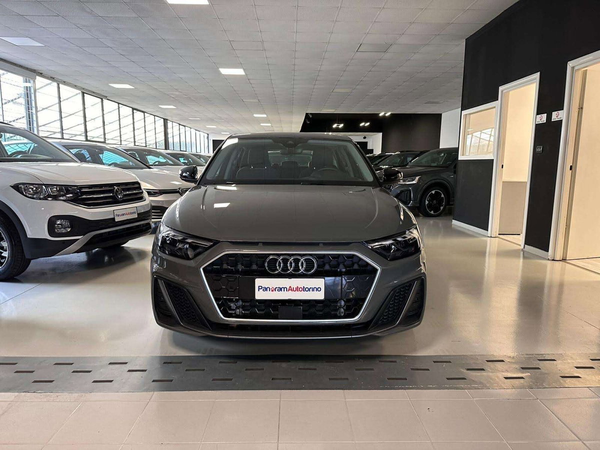 Audi A1 Sportback 30 1.0 tfsi S Line Edition 116cv s-tronic (2)
