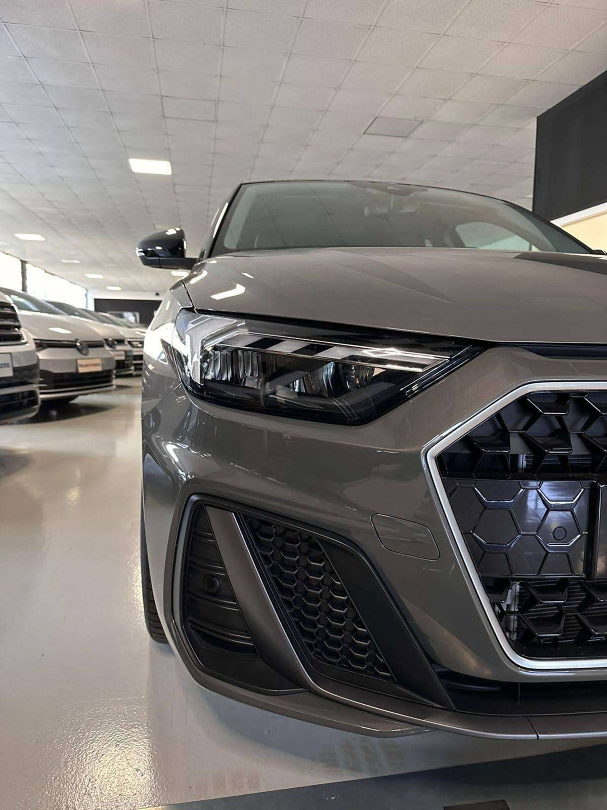 Audi A1 Sportback 30 1.0 tfsi S Line Edition 116cv s-tronic (3)