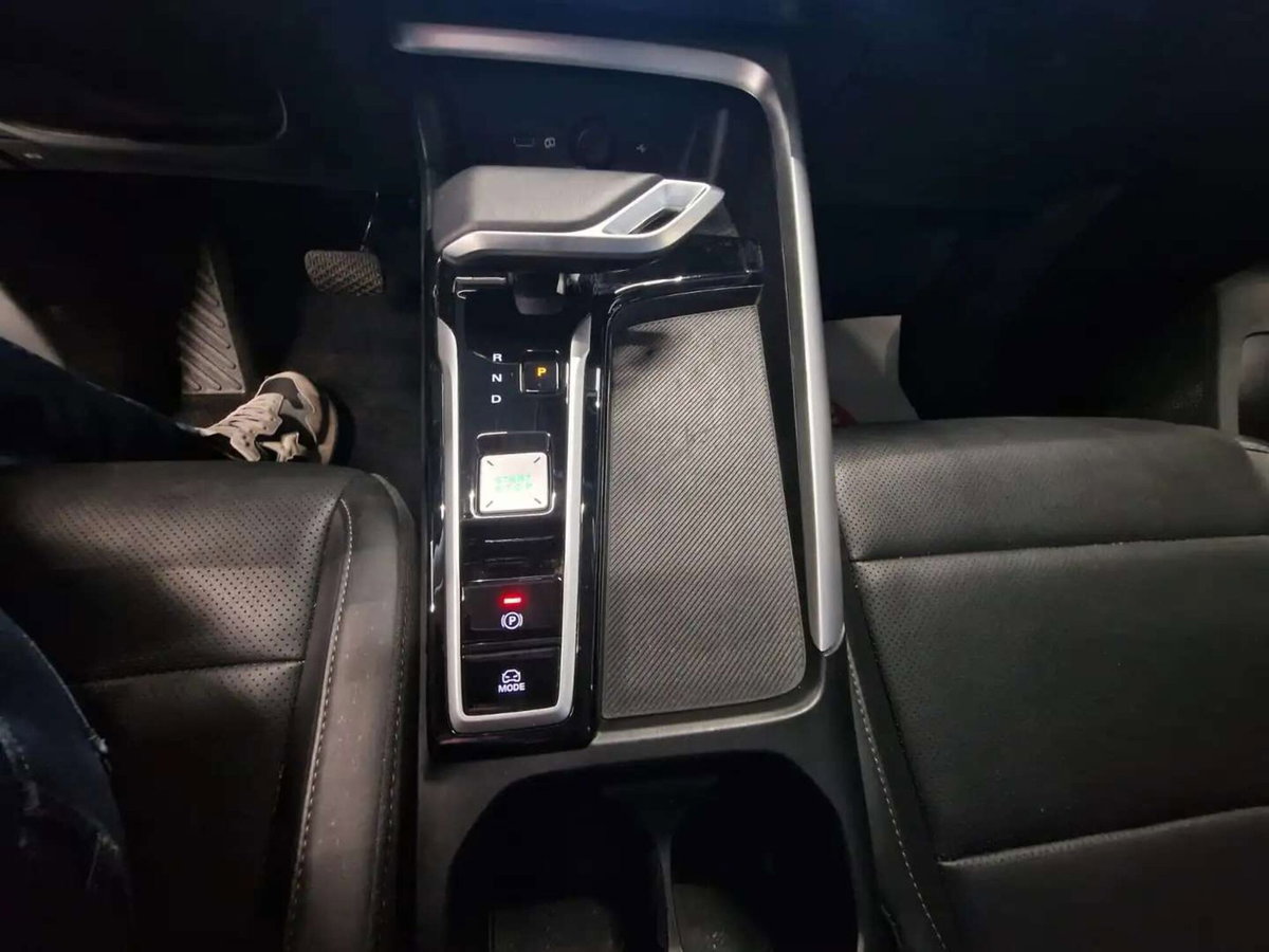 Mg ZS ZS 1.5 Luxury (12)