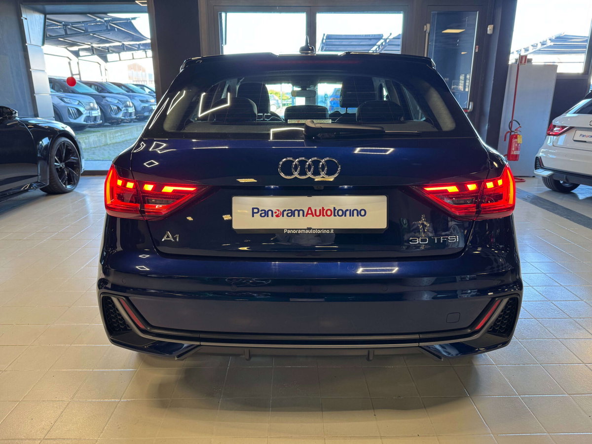 Audi A1 Sportback 30 1.0 tfsi S Line Edition 116cv s-tronic (7)