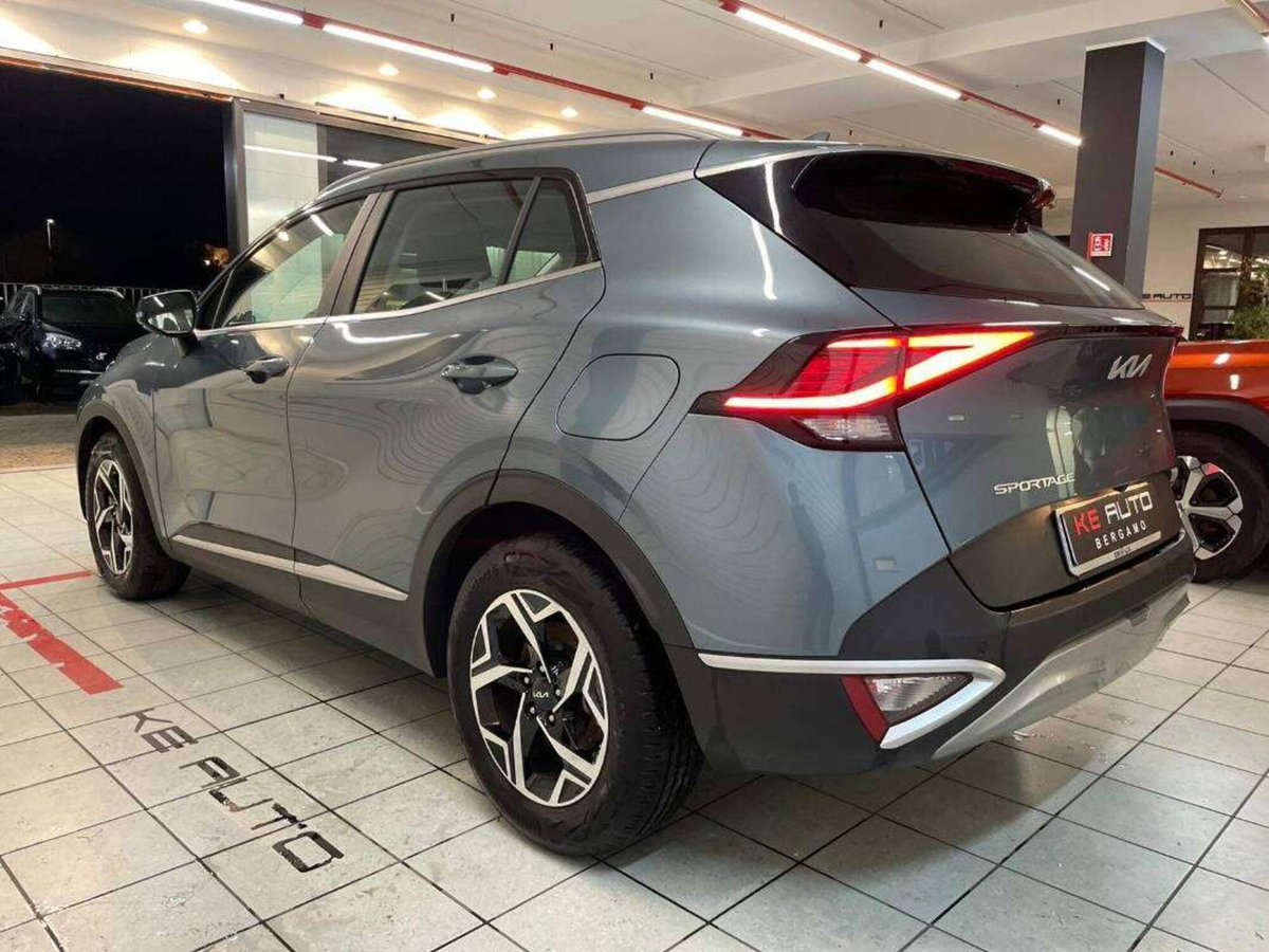 Kia Sportage 1.6 crdi mhev Business dct (3)