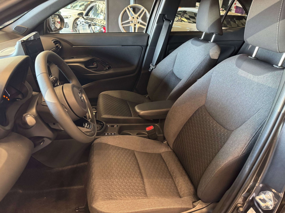 Toyota Yaris Cross 1.5h GR Sport Black Sky fwd 116cv e-cvt (10)