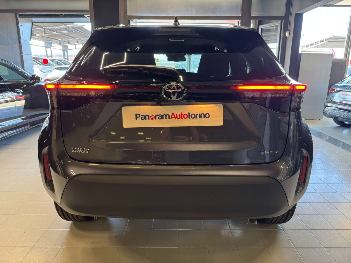 Toyota Yaris Cross 1.5h GR Sport Black Sky fwd 116cv e-cvt (4)